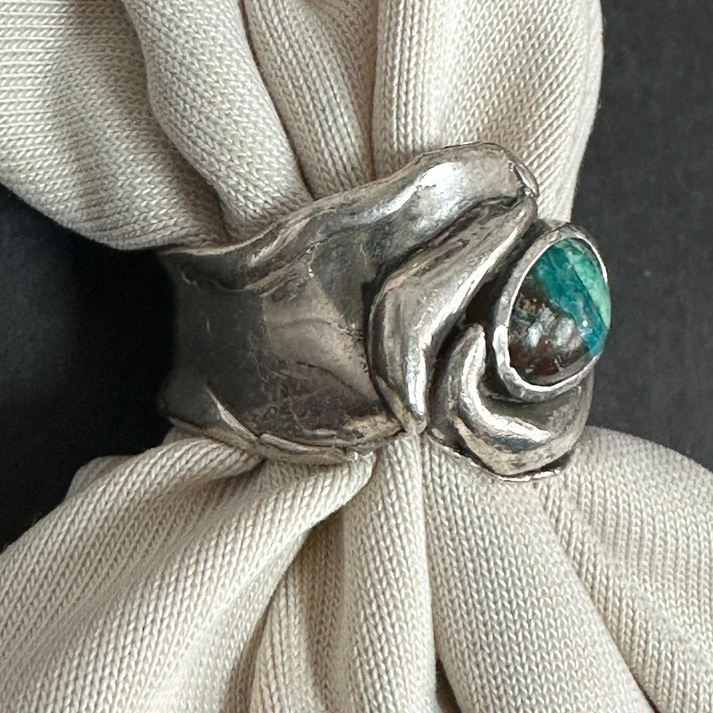 Green Stone Woman Cocktail Ring Size 5 1/2 Jewelry Custom Made 